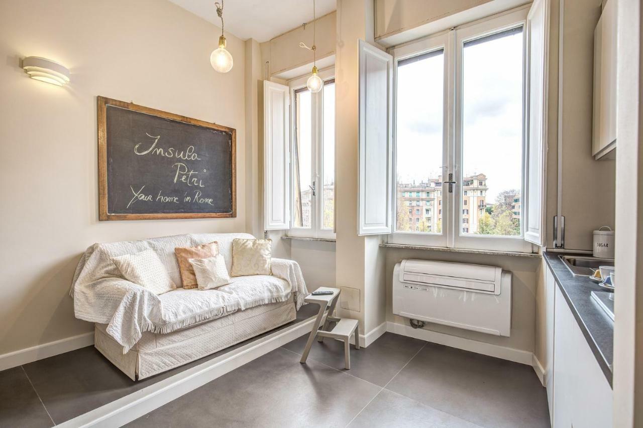 Insula Petri _ 2Bdr Apartment Рим Экстерьер фото